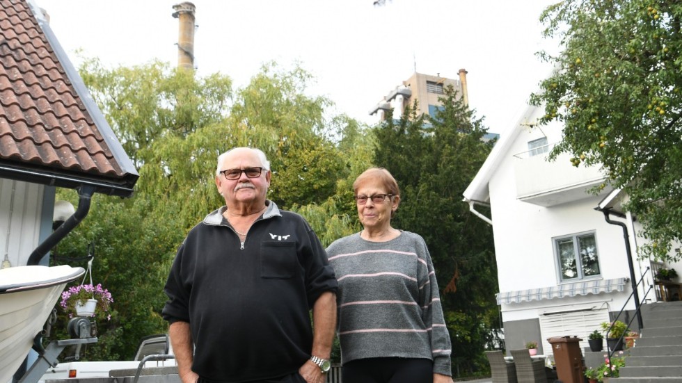 Pensionärsparet Sonja och Lars-Inge Söderberg bor granne med Cementas fabrik i Slite.