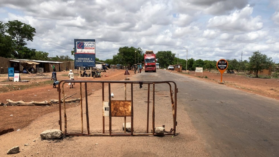 En vägspärr i det oroliga Burkina Faso 2020.