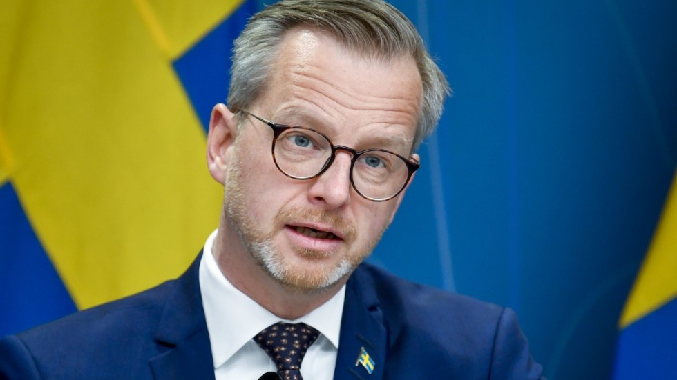 Inrikesminister Mikael Damberg säger att förslag om att skärpa straff för brott mot knivlagen kommer snart. Arkivbild.