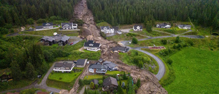 Hus drogs med i jordskreden i Norge