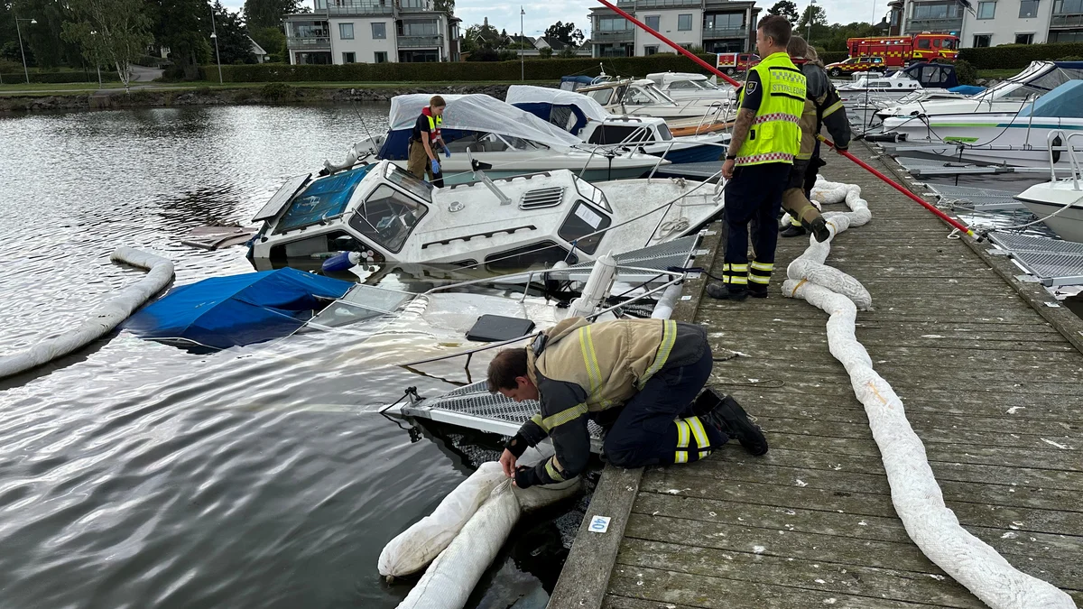 Två båtar började sjunka i Lindö
