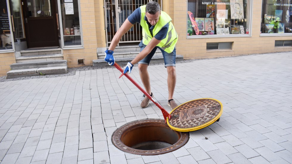 ”De nya locken kostar inte mer än ett vanligt brunnslock och vi byter alltså inte ut de befintliga innan det behövs.”