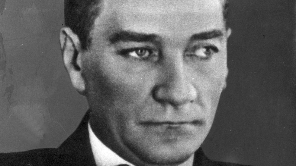 Kemal Atatürk, på ett fotografi från 1930.