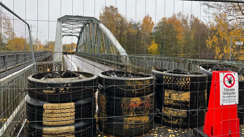 Bron i Skärblacka måste vi själva finansiera för ett mångmiljonbelopp, samtidigt som det krävs att vi ska vara med och finansiera diverse onödiga broar inne i Norrköping, skriver Esbjörn Mathiesen, Skärblackabo.