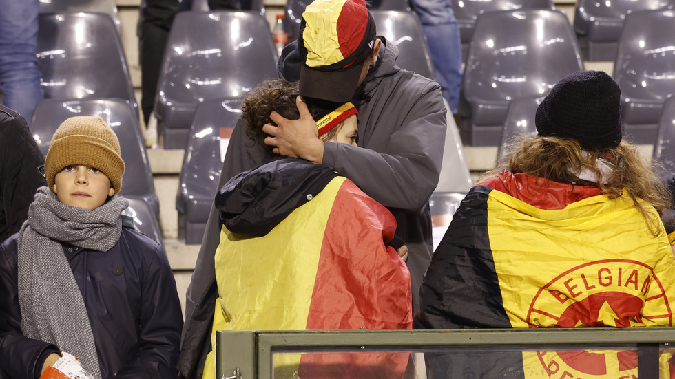 Bedrövande belgiska fotbollssupportrar.