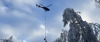 Hushåll ännu utan ström – ska ta bort träd med helikopter