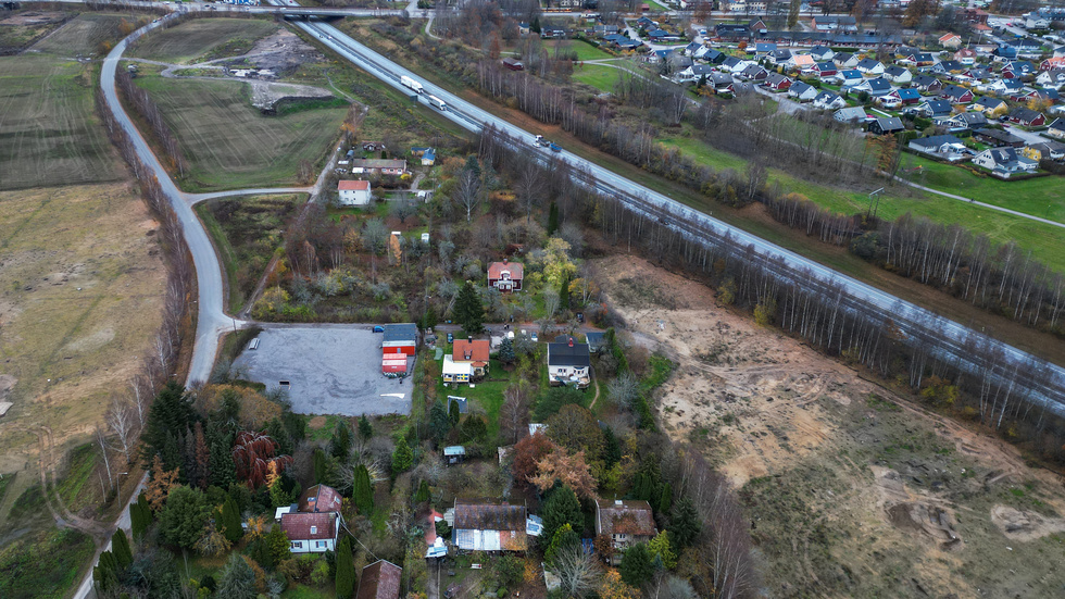 Husen i kvarteret Sparrisen mellan järnvägen och E4:an ska rivas, området är tänkt som industrimark. Arkivbild.