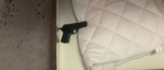 Fyndet i soffan efter anonyma larmet: En skarpladdad pistol