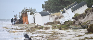Översvämningar i Babets spår – träd föll på bilar
