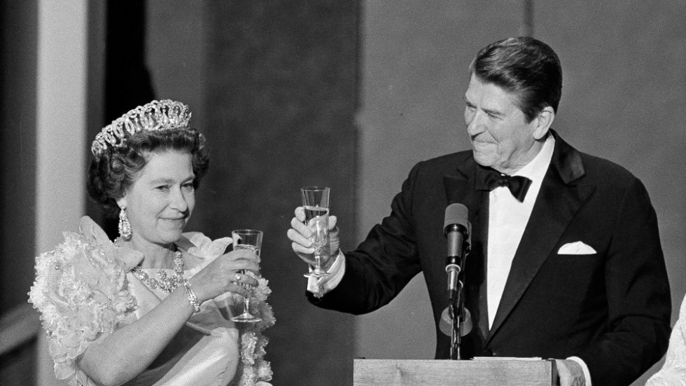 Storbritanniens drottning Elizabeth och USA:s president Ronald Reagan i San Francisco den 3 mars 1983.