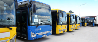 Nu är nya bussarna här – ”Största bussaffären som gjorts på ön”