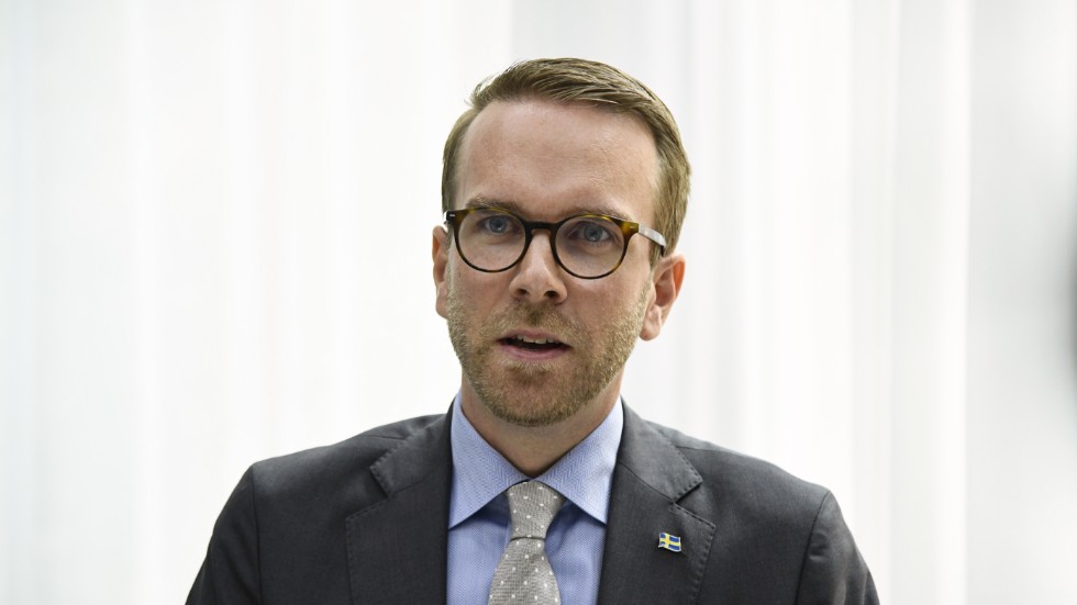Infrastructure Minister Andreas Carlson (KD) held a press conference on aviation during Wednesday morning, but it did not contain any new information regarding the proposed nationalization of Skellefteå Airport.