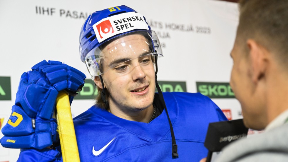 Leo Carlsson under ishockey-VM i våras. Arkivbild.
