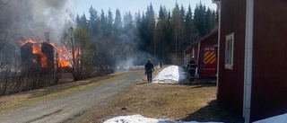 Brott misstänks ligga bakom nedbränt hus utanför Skellefteå
