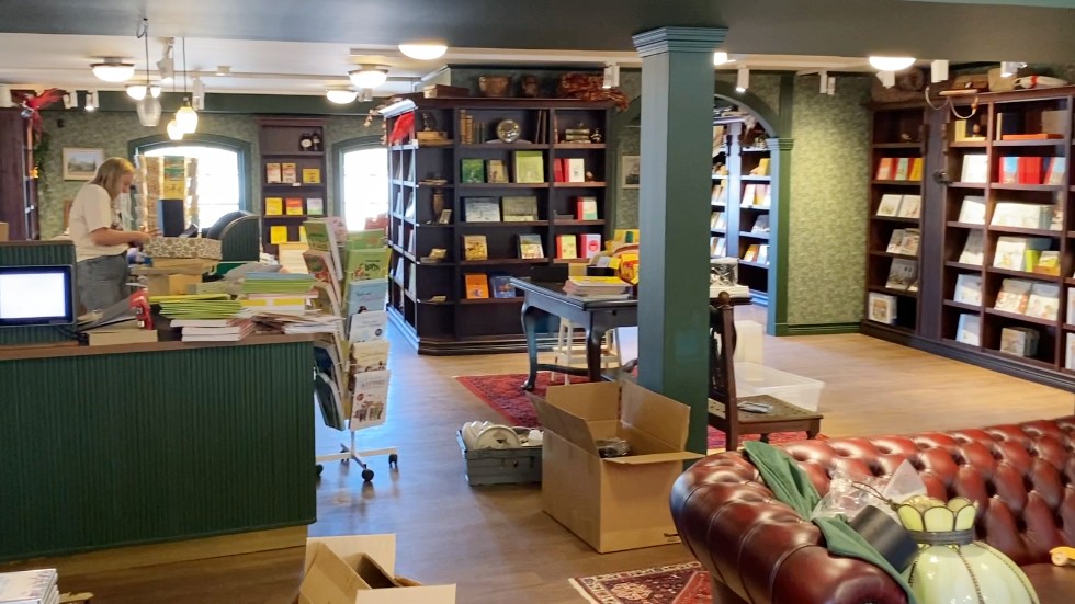 "Halldéns Bokhandel" återuppstår när Astrid Lindgrens Värld bygger en ny större bokhandel.