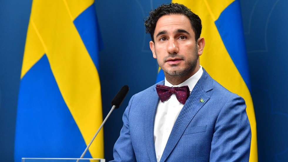 Spelminister Ardakan Shekarabi ska enligt dagens ledartext ha sagt att hästnäringen är "helig" för regeringen. Anders Jonsson frågar sig idag om det ingår i heligheten att låta statens bolag snylta på hästsporten?