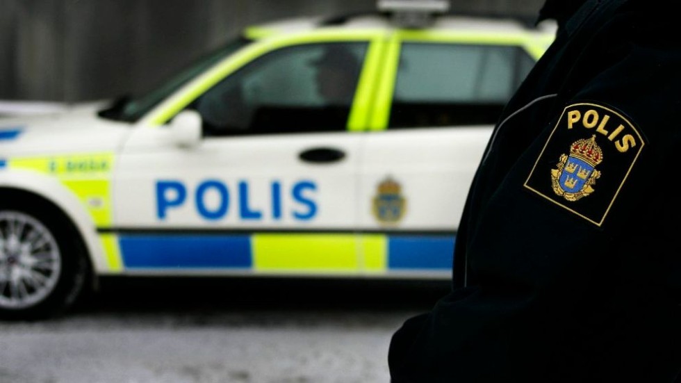 Två personer misstänks för rattfylleri, sedan de stoppats av polis i Silverdalen respektive Hultsfred.
