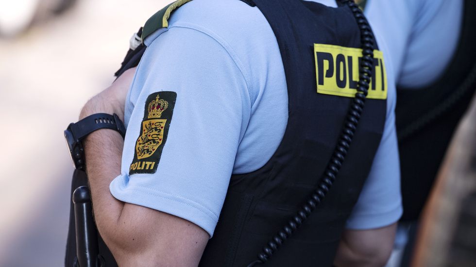 En 20-årig man i Danmark har dömts till fängelse sedan han hostat mot poliser. Arkivbild.