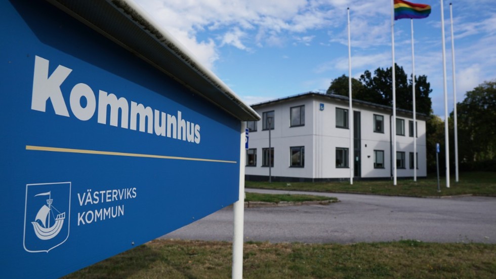 Västerviks kommun meddelade på onsdagen att ytterligare personal inom äldrevården är under utredning. 