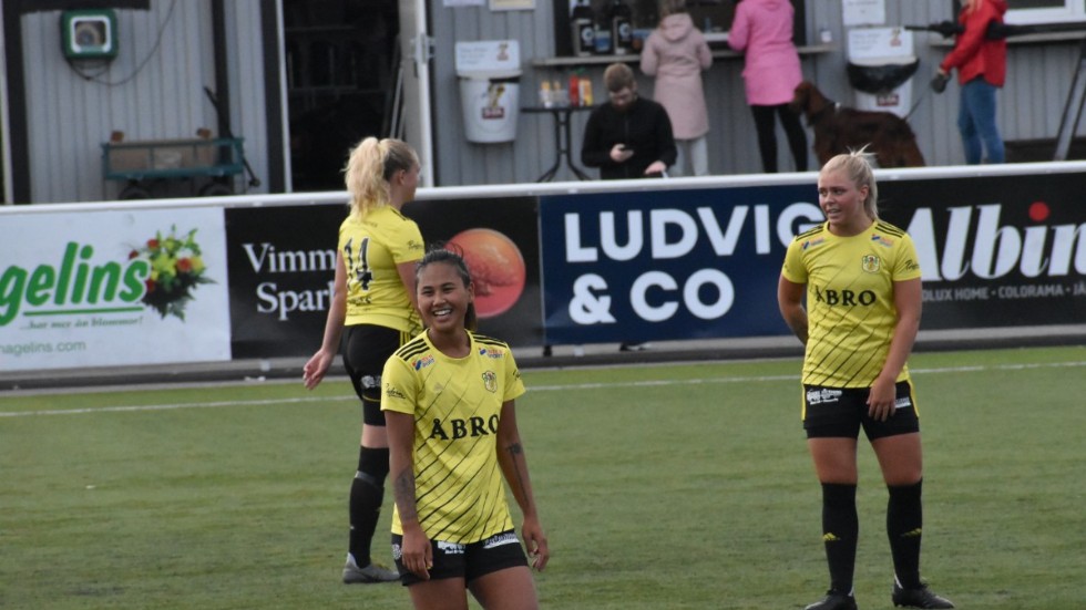 Malin Engström har all anledning att le. Hennes Vimmerby IF är med i toppen av division 2. 