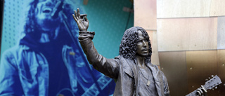 Chris Cornells staty vandaliserad