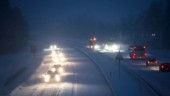 Fortsatt mulet och snöfall – besvärligt på vägarna