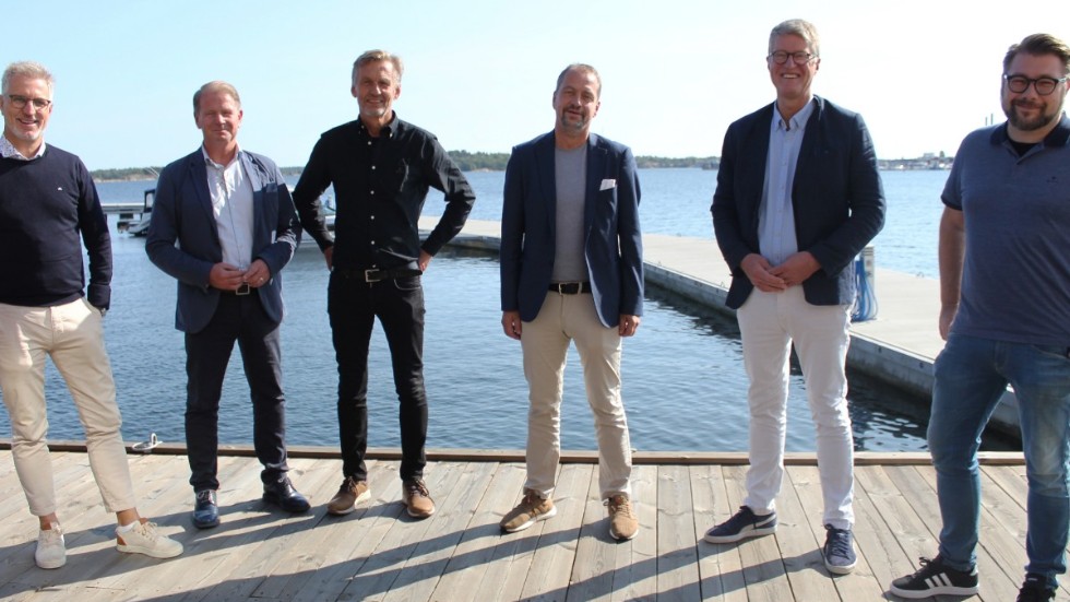 Det ser ut att bli fortsatt trafik från Västervik till Visby. Från vänster: Bobbo Werkelin, Harald Hjalmarsson (M), Gunnar Boman, DG:s Adam Jacobsson och Christer Bruzelius samt Dan Nilsson (S).