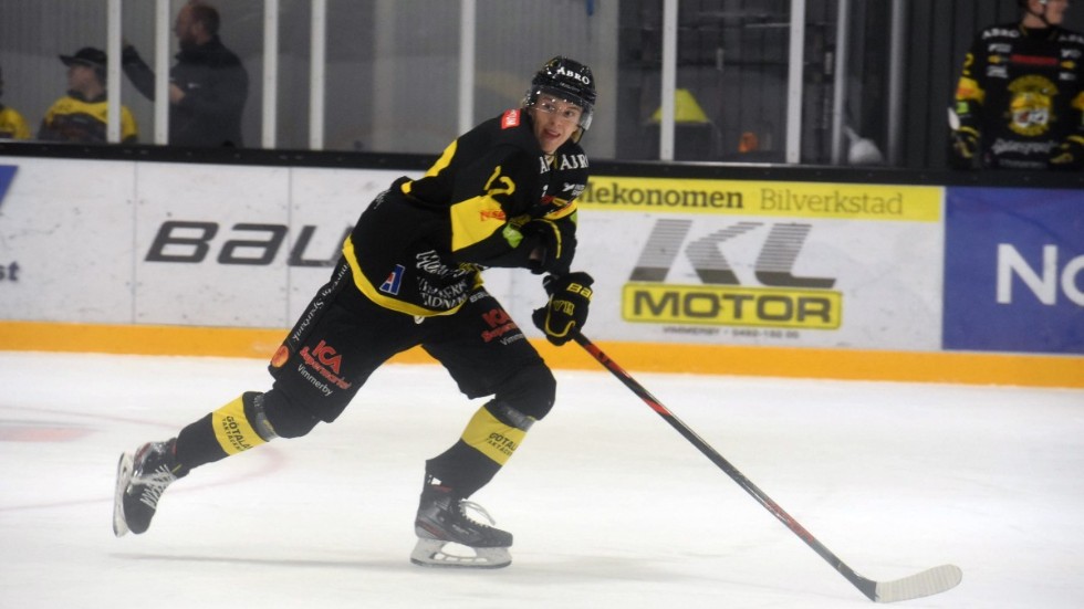 Olle Söderlund avgjorde mot Nybro senast. Nu väntar Halmstad på hemmais för honom och Vimmerby Hockey.