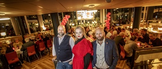 Röd medvind på Socialdemokraternas valvaka i Piteå: "Vi har en bra känsla"
