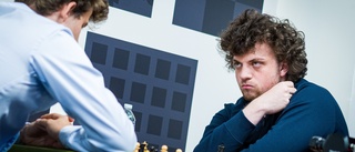 Utpekad schackfuskare stämmer Carlsen