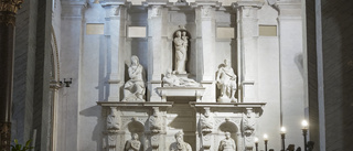 Turist juckade mot staty – kan portas från Italien på livstid