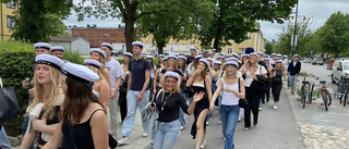 Studentyra i Katrineholm: Nu är studentmössorna på!