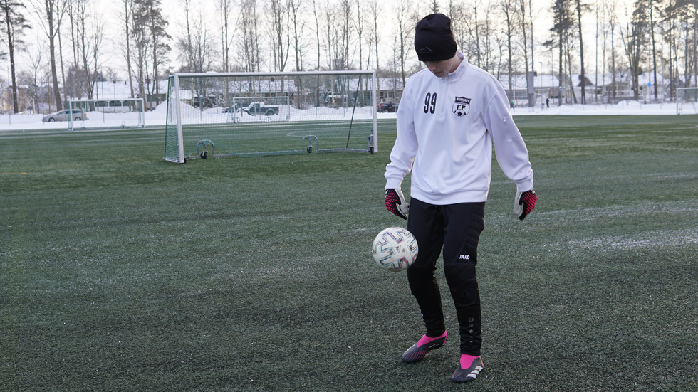 Rasmus är glad att han redan har tränat en del med IFK Norrköping-laget innan det blir skarpt läge. "Det är skönt att inte bara komma in och vara helt ny. Och det vill ju de med, att man ska hålla igång och lära känna laget mer så att man ska kunna vara med direkt sen", säger han.