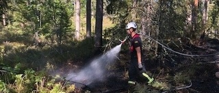 Lyckades omringa branden – och slå ned lågorna i rätt tid