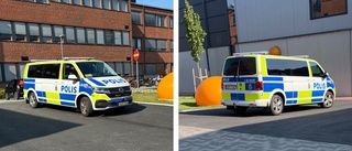 Polisen på plats vid skola efter larm om bråk