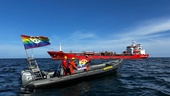 Protestaktion utanför Gotland – målade på tanker