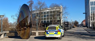 Knivfynd vid bron i centrala Linköping