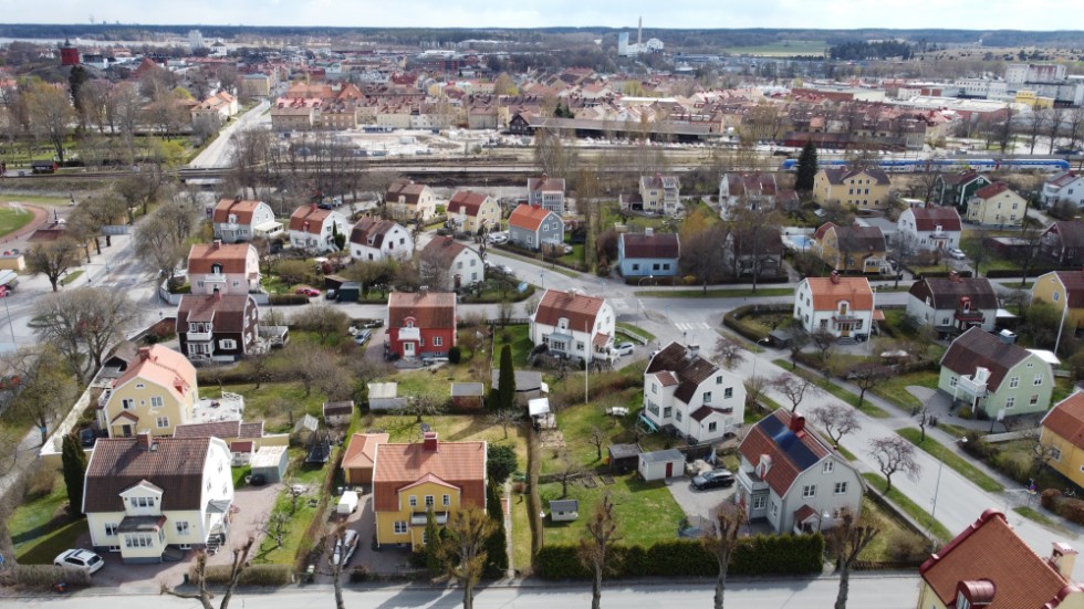 Insändarskribenten är orolig för att småstadscharmen i Nyköping ska försvinna. Arkivfoto