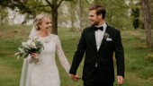 Nygifta paret Anna och Oskar Humble valde att låta bröllopet vänta tills efter pandemin: "Vi ville inte behöva oroa oss"