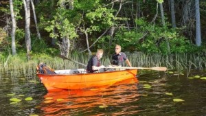 Utryckningen i Tjällmo: Räddningstjänsten lånade privatpersons båt – utan åror