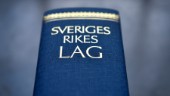 Döms för mordförsök på fru efter eld i trappan