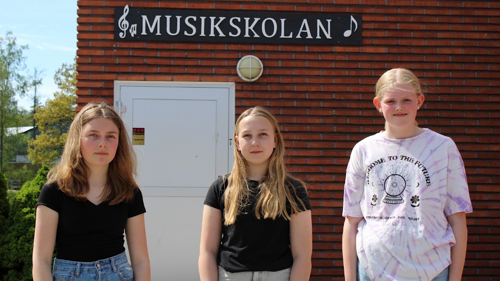 Ingrid Österberg, Sofie Jonsson och Emma Milered Lagerlöf, elever på Hultsfreds musikskola.