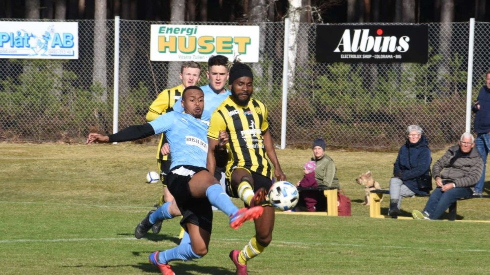 Gullringen föll med 1-0 hemma mot Ekhagen. Ibrahim Doumbia gjorde en bra debut för laget.
