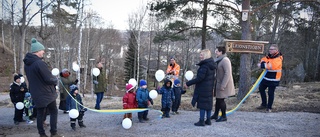 Nya stigen invigdes – med glass, ballonger och motorsågsshow