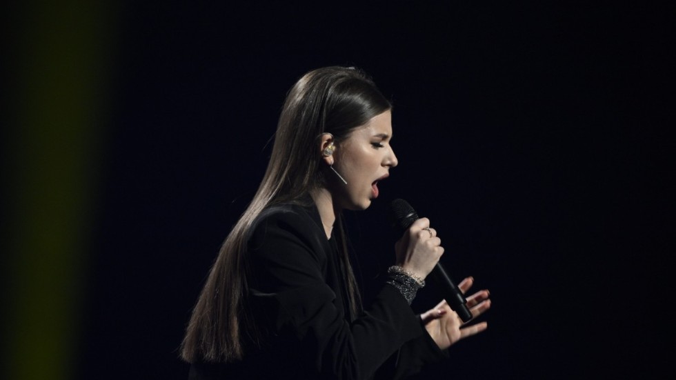 Den ukrainska sångerskan Maria Sur uppträdde på insamlingsgalan "Hela Sverige skramlar" i helgern.