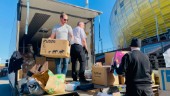 Nu är hjälpsändningen från Eskilstuna framme i Polen – tänker fylla bussen med flyktingar på vägen hem