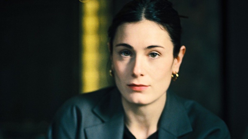 Zara Kjellner är född 1992 och bosatt i Stockholm. Hon debuterade 2019 med romanen "Manhattan".