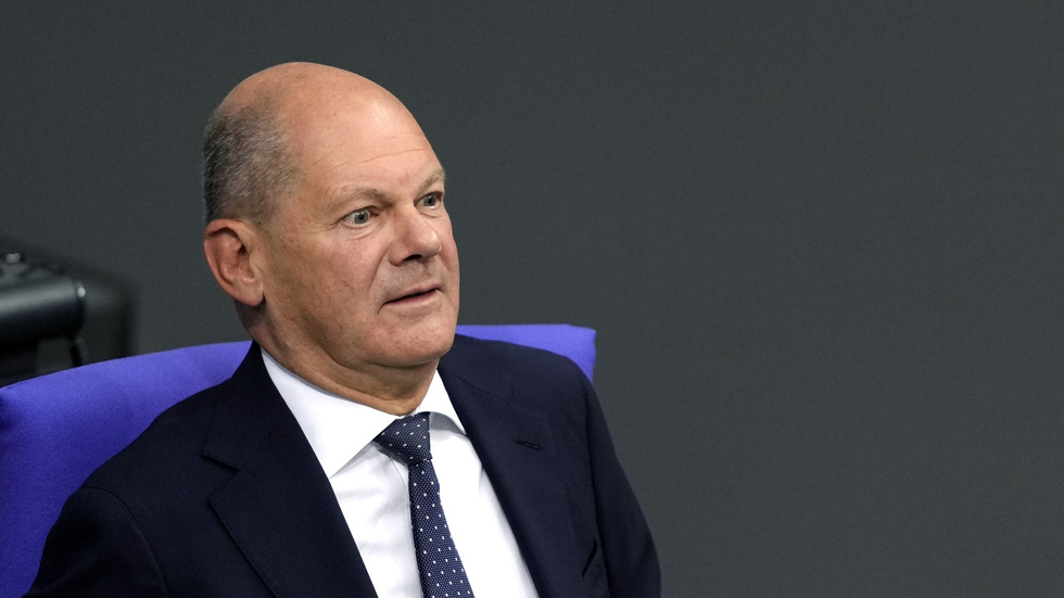 Med fasa ser Olaf Scholz fram emot delstatsvalet i Brandenburg.