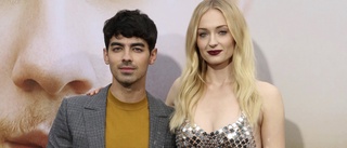 Joe Jonas och Sophie Turner i bebislycka