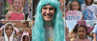 Vimmel: Färgglada fans flockades kring Dolly Style på Stadsfesten – dök upp med peruker och rosetter